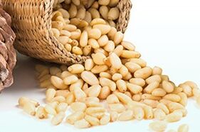 Tuerca de cedro para la alimentación